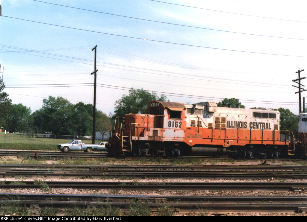 IC GP10 #8152 - Illinois Central